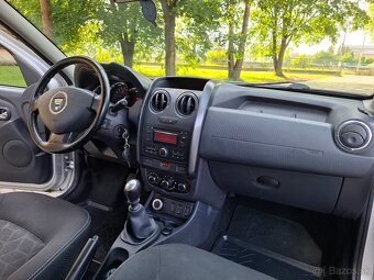 Dacia Duster 1.6i 4x4 - 11