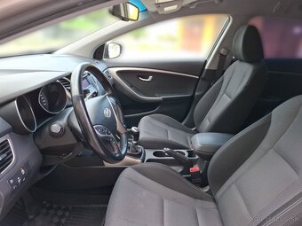 Hyundai i30 KOMBI 1.6i CRDi 16V DOHC Family + FULL LED + ZIM - 11
