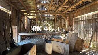 RK4 - REZERVOVANÉ - Rodinný dom s veľkým pozemkom - 11
