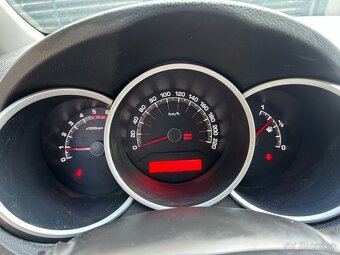 Kia Venga 1.4 CRDI, 66 KW - 11