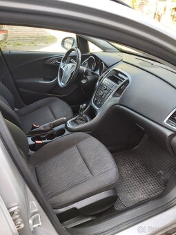 Opel Astra Sports Tourer - 11