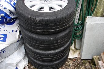 VOLKSWAGEN PASSAT 1.6 85kw 2007 - 11