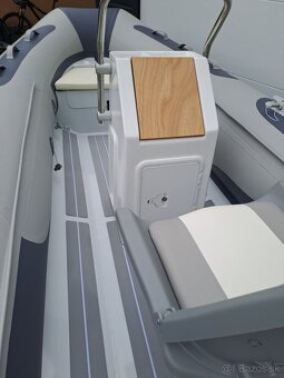 Nafukovací RIB čln Gladiator 380 AL. - 11