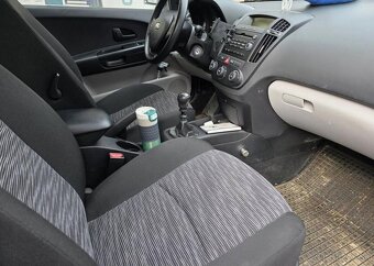 Kia Cee´d 1.4-SENZORY-KLIMA - 11
