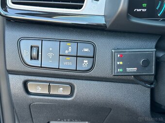 KIA e- Niro Premium Business 204ch 64KWh - 11