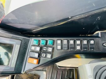 Kolesové rypadlo Takeuchi TB295W 2PB - 11
