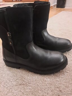 Dievčenska zimna obuv zachovalom stave , - 11