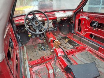Audi 80 coupe B2  1.8 benzín 66 KW - 11