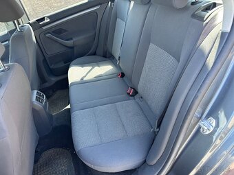 Volkswagen Jetta 1.9 TDI PD - 11