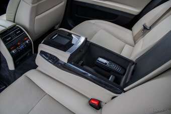 BMW Rad 7 750i 4.4 V8 - 11