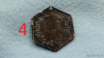 kopané odznaky, kokarda, medaila - 11