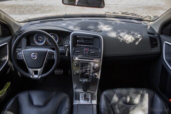 Volvo XC60 R-Design AWD - 11