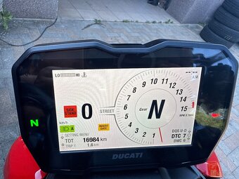Ducati Streetfighter V4S 2022 - 11