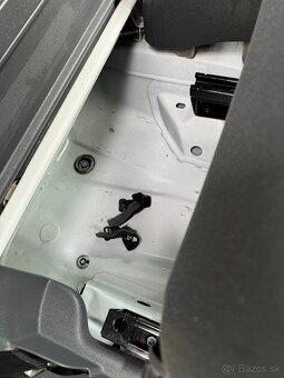 Predám Volkswagen Caddy 1,6 TDi, Manuál - 11