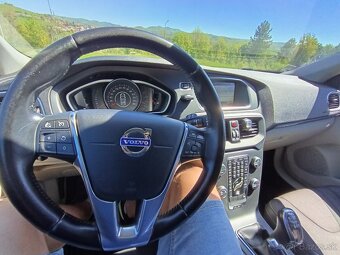 Volvo V40 D2 Cross Country - 11