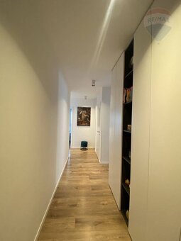 Attention Einpark Luxusný, trojizbový byt vo výbornej lo - 11