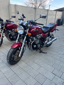 Yamaha XJR 1200 - 11