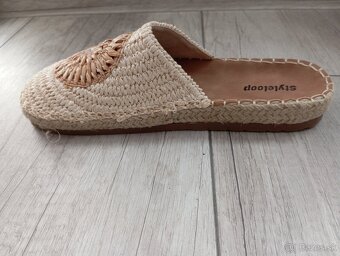Dámske topánky - šľapky - 11