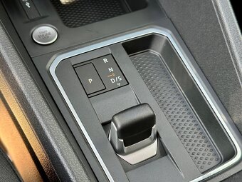 Ford Tourneo Connect 1.5 EcoBoost 115k A7 (85kW) Titanium - 11
