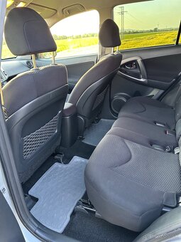 Toyota RAV4 - 11