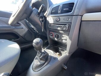 Renault Clio 1.2 - 11