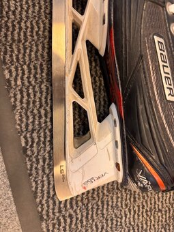 BRANKÁŘSKÉ BRUSLE BAUER VAPOR X900, vel. 45/9,5 - 11