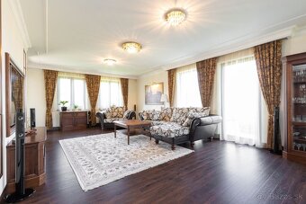 MIKELSSEN - Na predaj charizmatická vila v Stupave s pozemko - 11