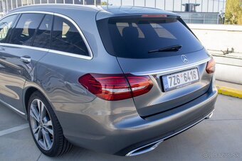Mercedes-Benz C trieda Kombi 300 d A/T 4MATIC dohoda na cene - 11