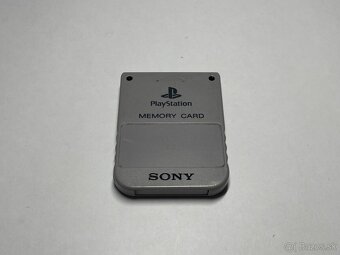 PlayStation 1 FAT SPCH-7502 + 3 ovládače + memory card - 11