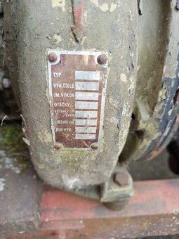 Smykem řízený malotraktor - 11