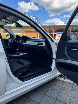 BMW E90 320D 135kw - 11