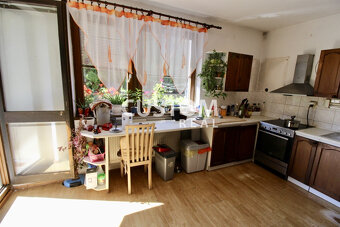 Klasický rodinný dom v mestskej časti Mojšová Lúčka - 11