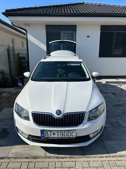 Škoda Octavia Combi-biela - 11