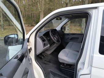 VW TRANSPORTER 2,5 TDi LONG-9-míst - 11