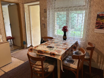 Na predaj: Rodinný dom s veľkým pozemkom v pokojnej lokalite - 11