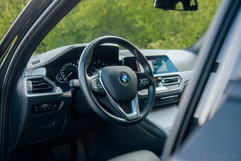 BMW 320d MHEV xDrive Touring, model 2021, len 69500 km, DPH - 11