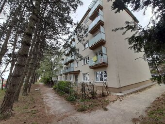 Priestranný 2 izbový byt, 54m2 + balkón, sídl.: Podhradová - 11