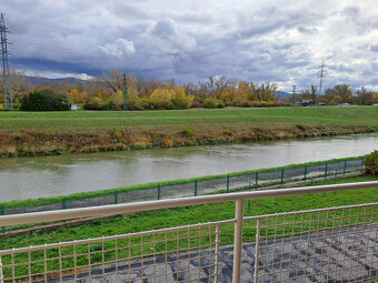 Veľkometrážny, 2-izbový byt so záhradou a garážou - 11