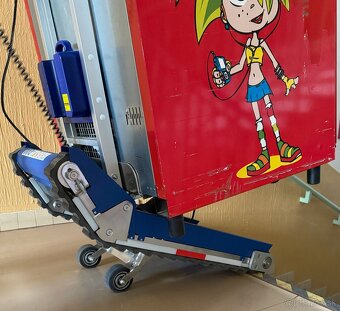 Elektrické rudla a pásový schodolez (nosnosť do 420 kg) - 11