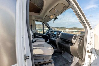 Autokaravan 2022 Bürstner IXEO 726G – Plne vybavený 🚐✨ - 11