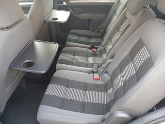 Volkswagen Touran 7-miestný - 11