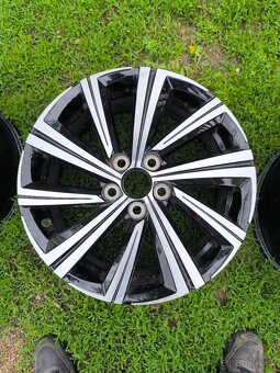 Hliníkové disky Toyota Corrola 7x17 5x114.3 - 11
