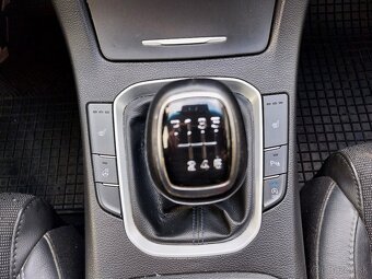 Predám Hyundai i30 combi 1.6 crdi style - 11