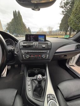 BMW M135i manuál, RWD, top stav - 11
