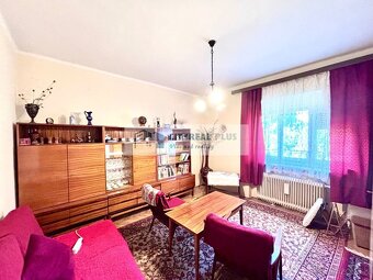 Ponúkame Vám na predaj 4 izbový rodinný dom v Nových Zámkoch - 11