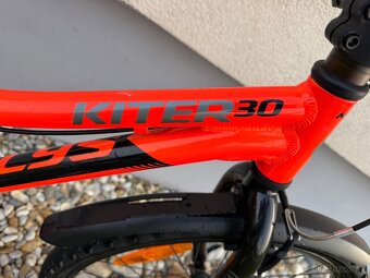 Krásny Kellys Kiter 30 – TOP stav + prilba ZDARMA - 11