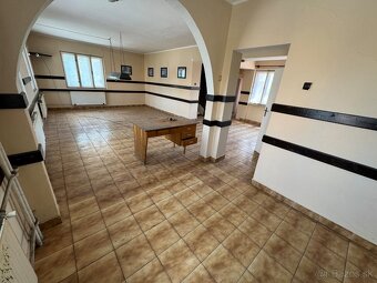 Polyfunkčná budova v centre Trstenej - 11