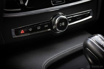 Volvo S90 D4 2.0L Drive-E Momentum A/T8 - 11