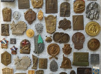 odznaky - vlajky, štátne symboly a iné - 11
