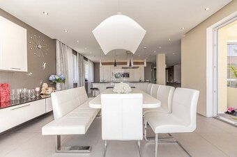 Luxusná 6-izbová vila s wellness centrom, bazénom a hosťovsk - 11
